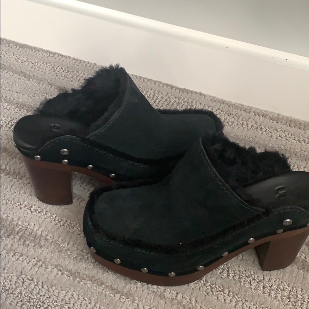 Ugg clogs. Only worn once!